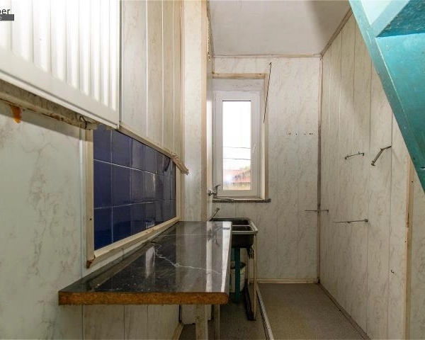 Dom z dużym potencjałem w świetnej lokalizacji-8