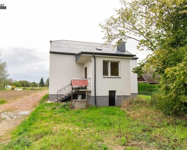 Dom z dużym potencjałem w świetnej lokalizacji-1