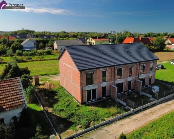 DOMY W ZABUDOWIE SZEREGOWEJ/106M2/OGRÓDEK/GARAŻ/-2