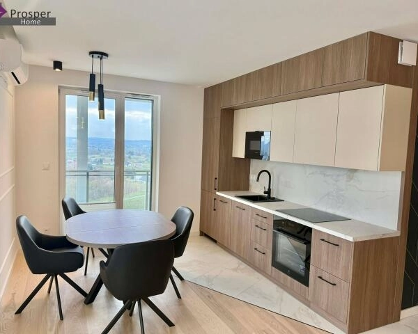 Nowoczesne, świeżo wykończone mieszkanie z widokiem, który robi wrażenie!-0