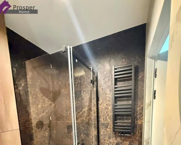 Nowoczesne, świeżo wykończone mieszkanie z widokiem, który robi wrażenie!-5