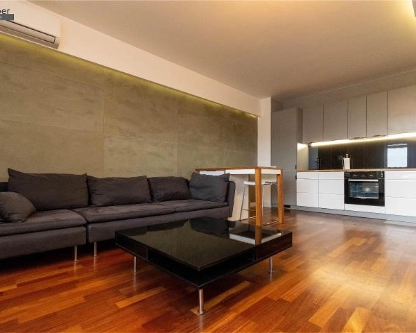 Stylowe mieszkanie z garderobą-klimatyzacją-M3-2