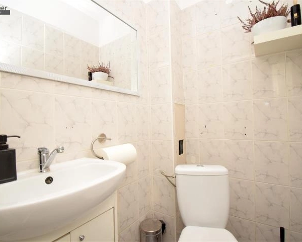 Wynajmę część lokalu bądź stanowisko-7